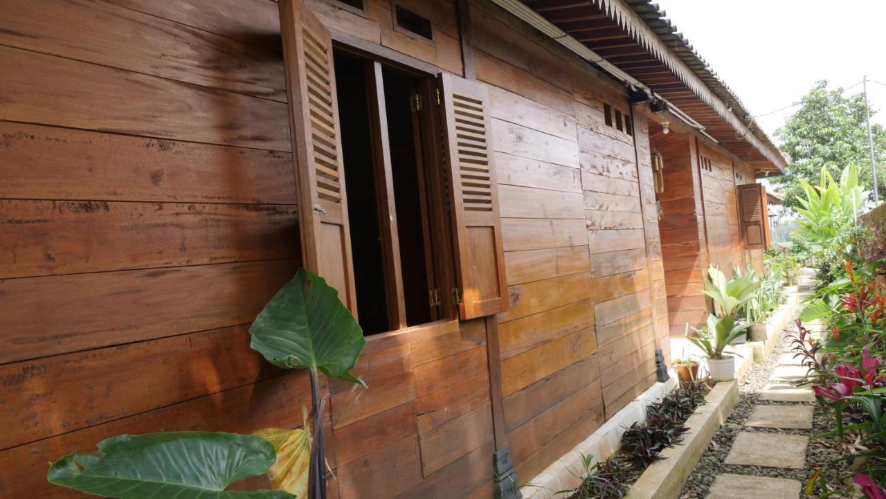 Hostal Sanggar Pantcha Indra Kemuning Exterior foto