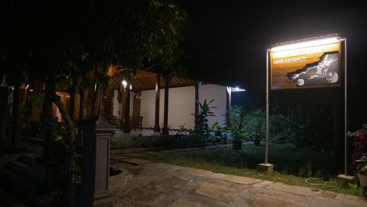 Hostal Sanggar Pantcha Indra Kemuning Exterior foto